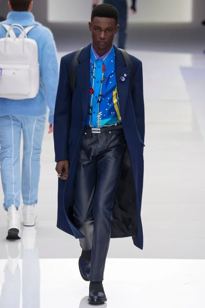 Look 24